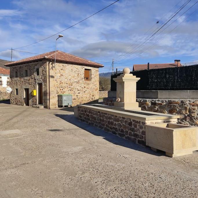 Villa La Casa De La Tina Porquera de Santullan Exterior foto
